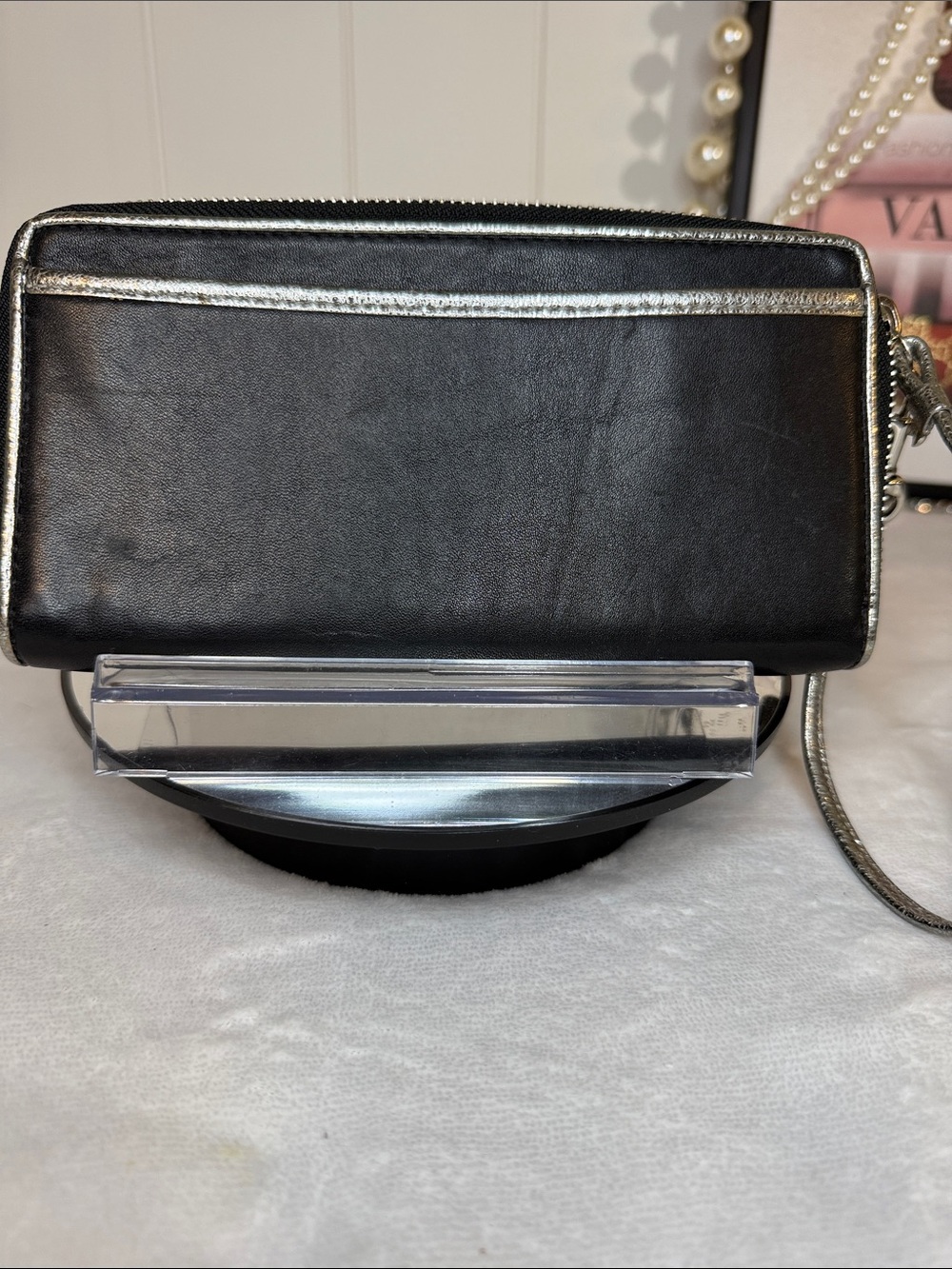 Coach Poppy Black Leather Silver Metallic Zip Around Wristlet Leopard Lining - Picture 2 of 11